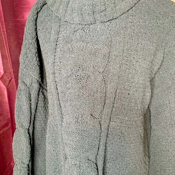 💜 3/25 NWT Seven7 Green Sweater Size M - Picture 3 of 5